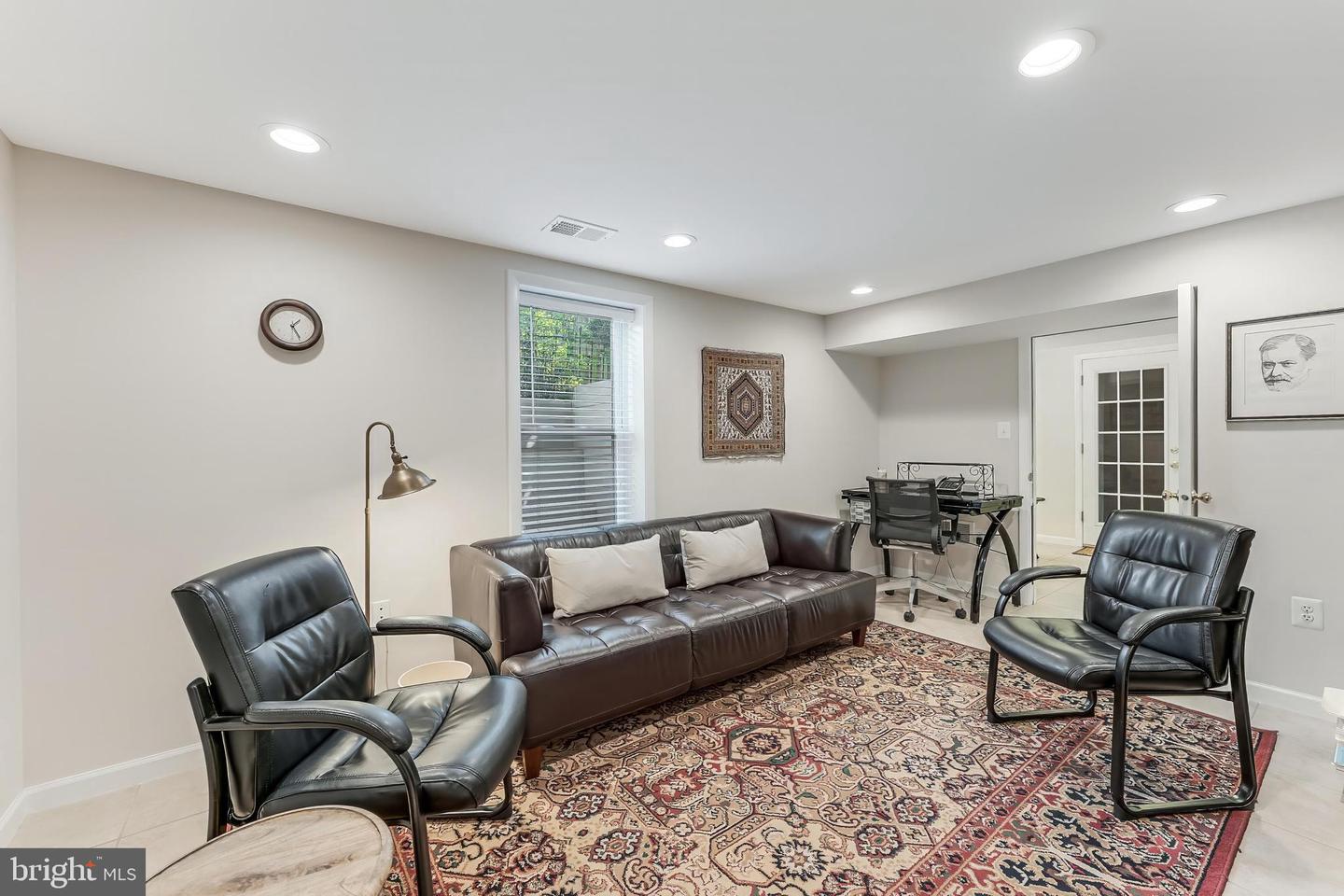 2532 N GLEBE RD N, ARLINGTON, Virginia 22207, 4 Bedrooms Bedrooms, ,3 BathroomsBathrooms,Residential,For sale,2532 N GLEBE RD N,VAAR2063450 MLS # VAAR2063450