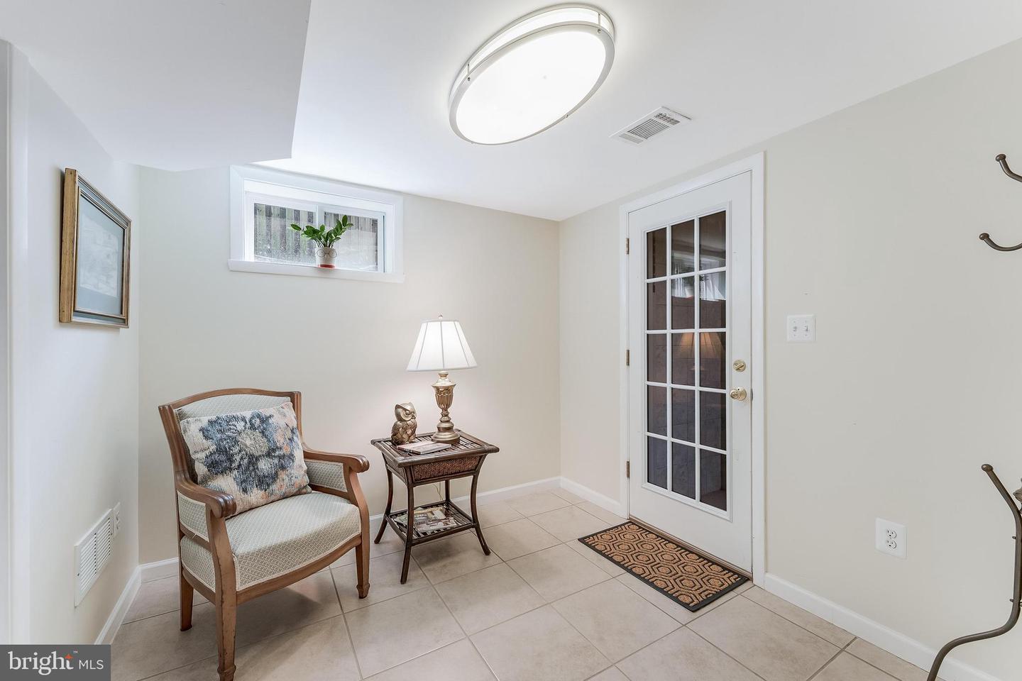 2532 N GLEBE RD N, ARLINGTON, Virginia 22207, 4 Bedrooms Bedrooms, ,3 BathroomsBathrooms,Residential,For sale,2532 N GLEBE RD N,VAAR2063450 MLS # VAAR2063450