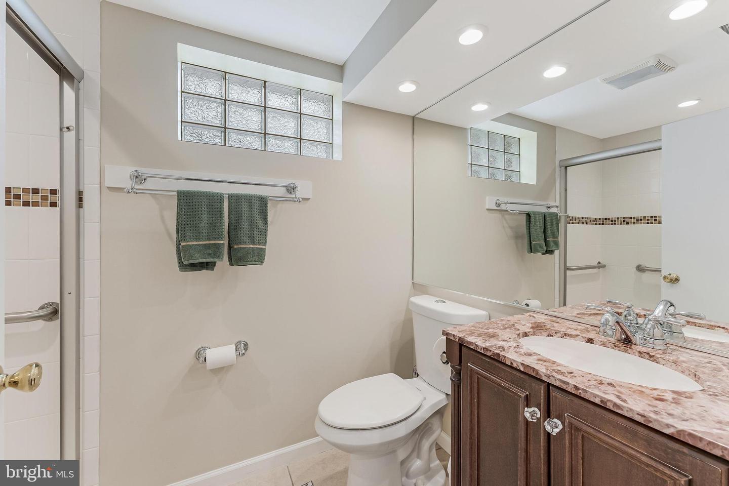 2532 N GLEBE RD N, ARLINGTON, Virginia 22207, 4 Bedrooms Bedrooms, ,3 BathroomsBathrooms,Residential,For sale,2532 N GLEBE RD N,VAAR2063450 MLS # VAAR2063450