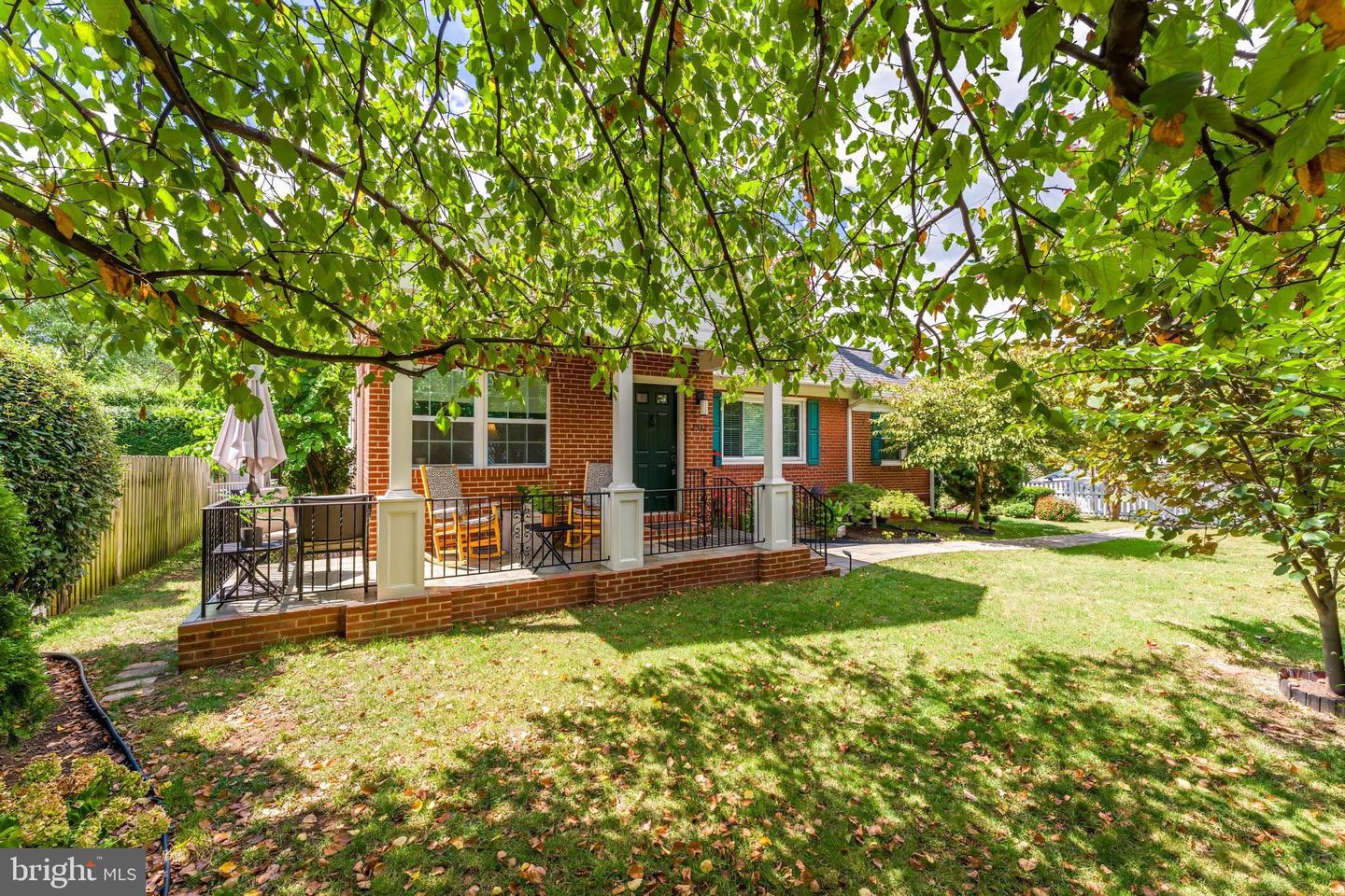 2532 N GLEBE RD N, ARLINGTON, Virginia 22207, 4 Bedrooms Bedrooms, ,3 BathroomsBathrooms,Residential,For sale,2532 N GLEBE RD N,VAAR2063450 MLS # VAAR2063450