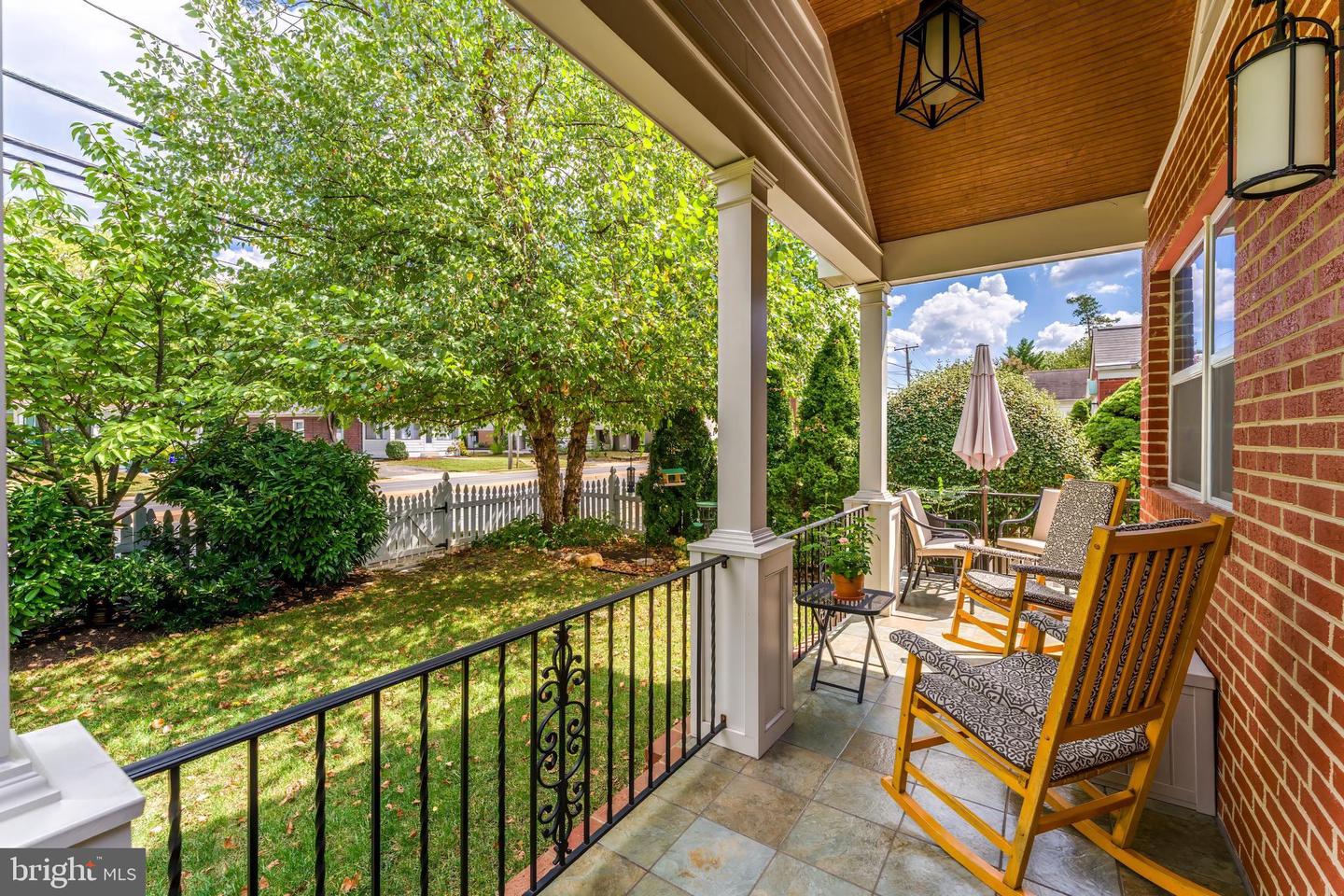 2532 N GLEBE RD N, ARLINGTON, Virginia 22207, 4 Bedrooms Bedrooms, ,3 BathroomsBathrooms,Residential,For sale,2532 N GLEBE RD N,VAAR2063450 MLS # VAAR2063450