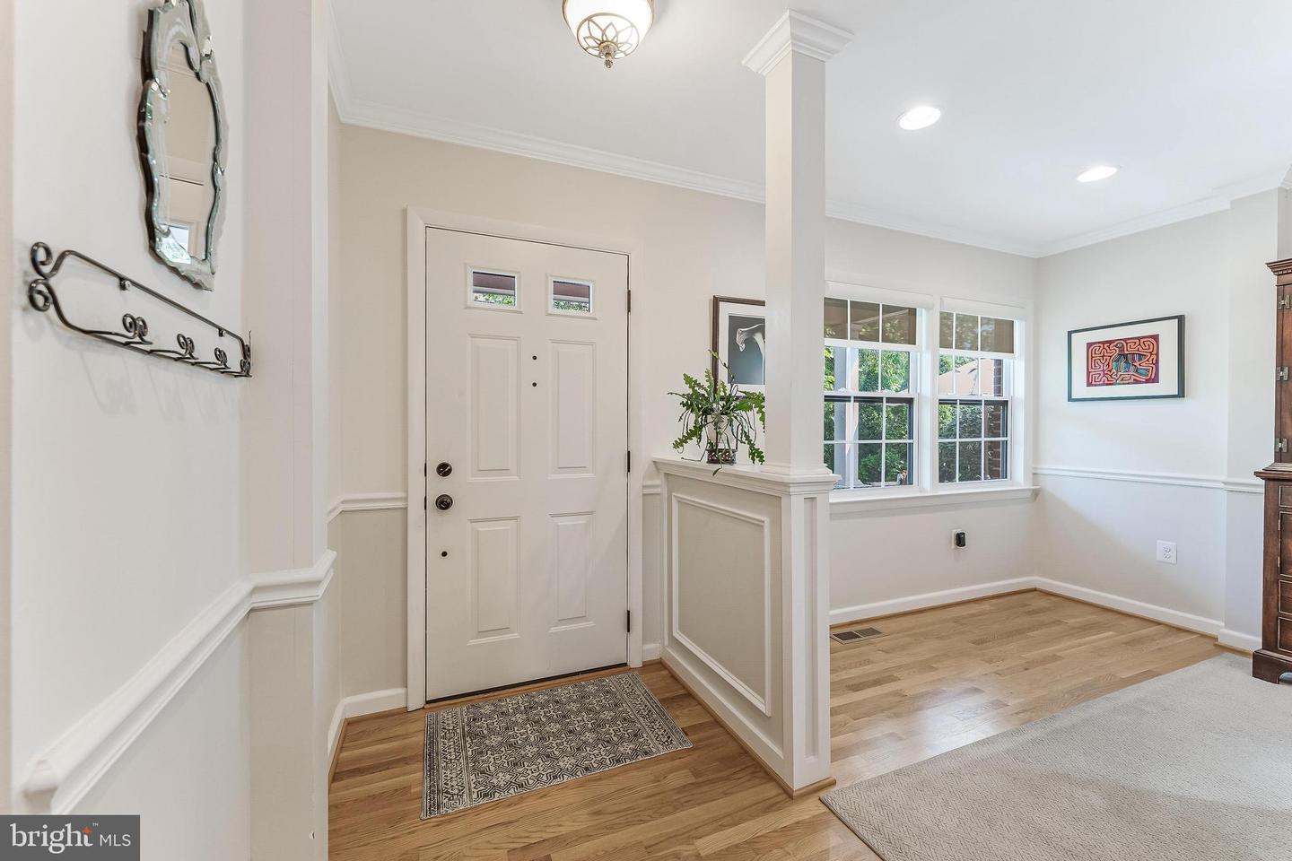 2532 N GLEBE RD N, ARLINGTON, Virginia 22207, 4 Bedrooms Bedrooms, ,3 BathroomsBathrooms,Residential,For sale,2532 N GLEBE RD N,VAAR2063450 MLS # VAAR2063450