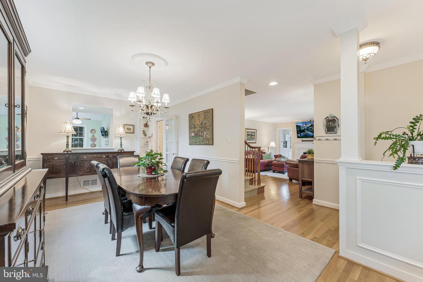 2532 N GLEBE RD N, ARLINGTON, Virginia 22207, 4 Bedrooms Bedrooms, ,3 BathroomsBathrooms,Residential,For sale,2532 N GLEBE RD N,VAAR2063450 MLS # VAAR2063450