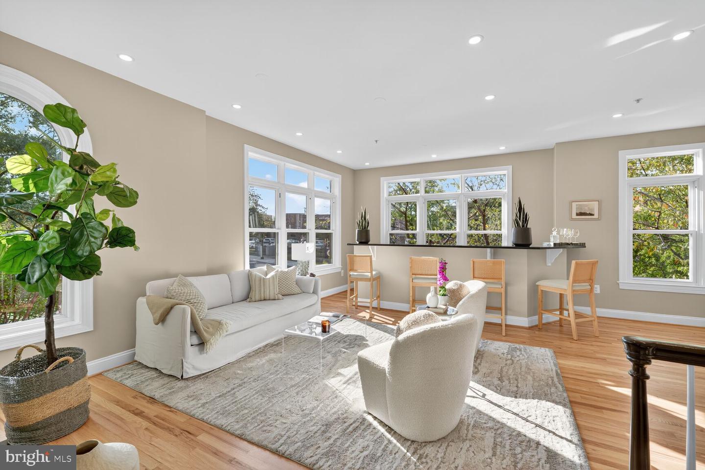 3301 WASHINGTON BLVD, ARLINGTON, Virginia 22201, 4 Bedrooms Bedrooms, ,3 BathroomsBathrooms,Residential,For sale,3301 WASHINGTON BLVD,VAAR2063482 MLS # VAAR2063482