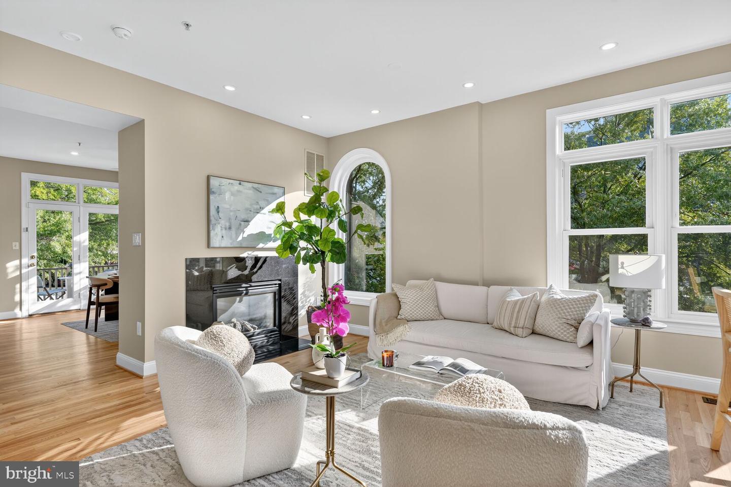 3301 WASHINGTON BLVD, ARLINGTON, Virginia 22201, 4 Bedrooms Bedrooms, ,3 BathroomsBathrooms,Residential,For sale,3301 WASHINGTON BLVD,VAAR2063482 MLS # VAAR2063482