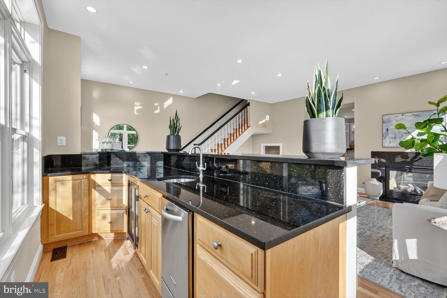 3301 WASHINGTON BLVD, ARLINGTON, Virginia 22201, 4 Bedrooms Bedrooms, ,3 BathroomsBathrooms,Residential,For sale,3301 WASHINGTON BLVD,VAAR2063482 MLS # VAAR2063482