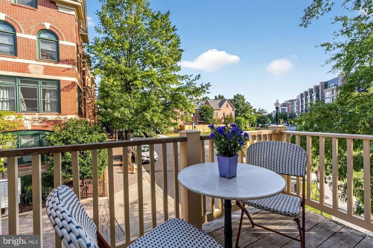 3301 WASHINGTON BLVD, ARLINGTON, Virginia 22201, 4 Bedrooms Bedrooms, ,3 BathroomsBathrooms,Residential,For sale,3301 WASHINGTON BLVD,VAAR2063482 MLS # VAAR2063482