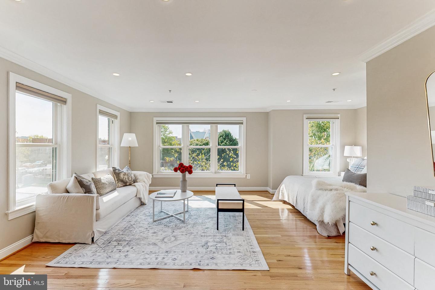 3301 WASHINGTON BLVD, ARLINGTON, Virginia 22201, 4 Bedrooms Bedrooms, ,3 BathroomsBathrooms,Residential,For sale,3301 WASHINGTON BLVD,VAAR2063482 MLS # VAAR2063482