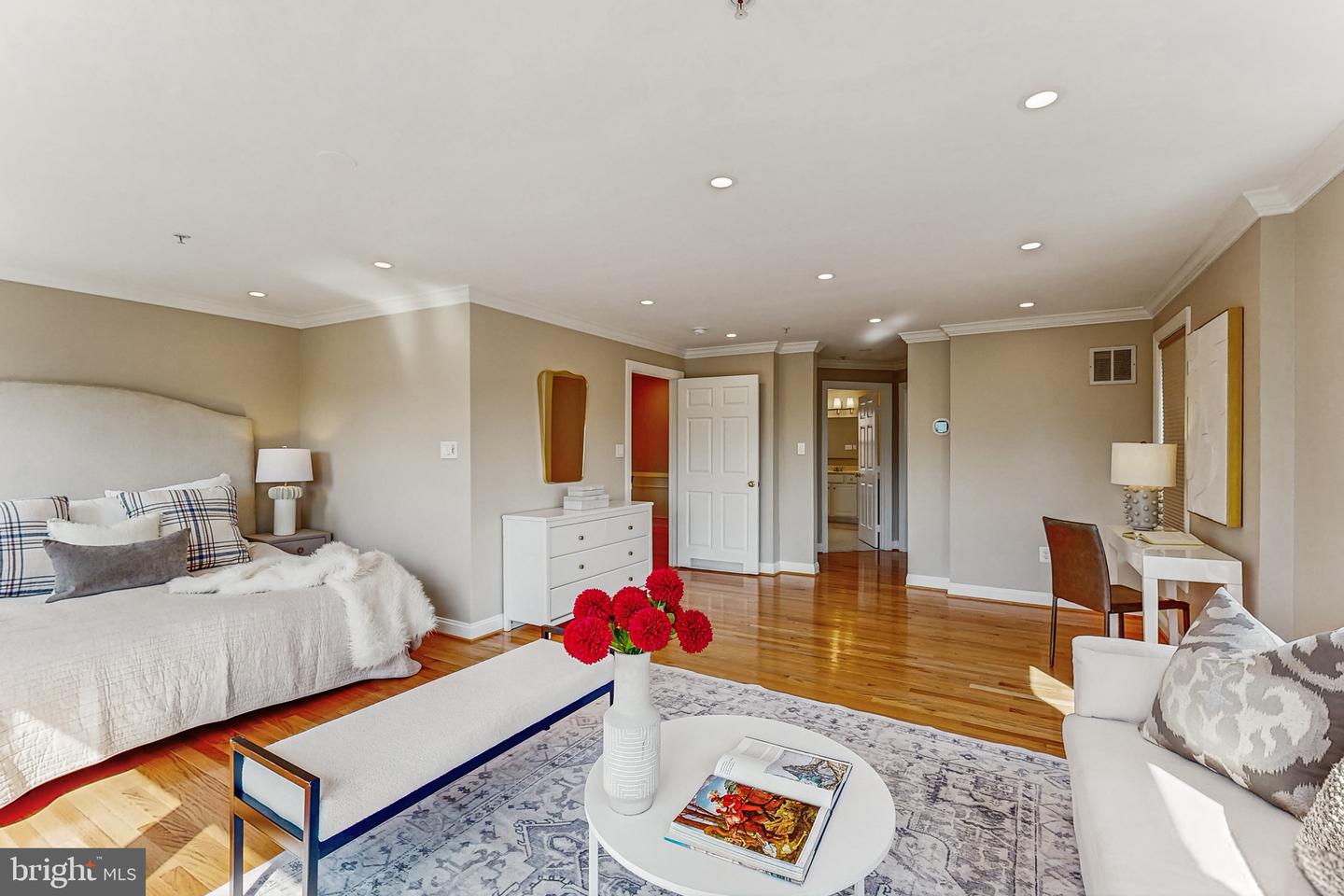 3301 WASHINGTON BLVD, ARLINGTON, Virginia 22201, 4 Bedrooms Bedrooms, ,3 BathroomsBathrooms,Residential,For sale,3301 WASHINGTON BLVD,VAAR2063482 MLS # VAAR2063482