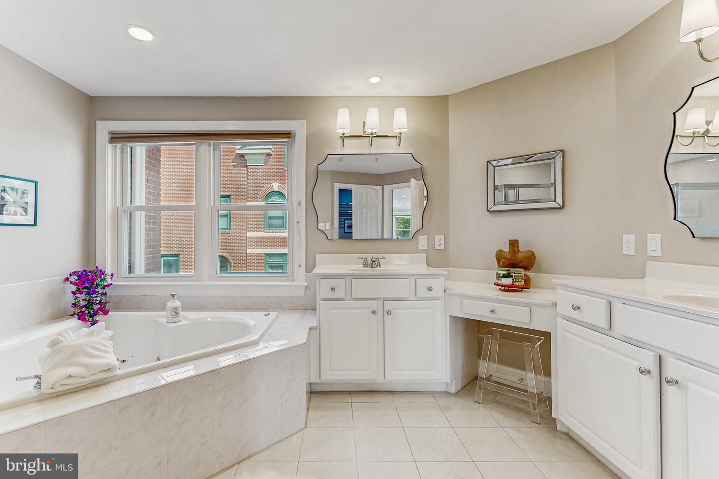 3301 WASHINGTON BLVD, ARLINGTON, Virginia 22201, 4 Bedrooms Bedrooms, ,3 BathroomsBathrooms,Residential,For sale,3301 WASHINGTON BLVD,VAAR2063482 MLS # VAAR2063482