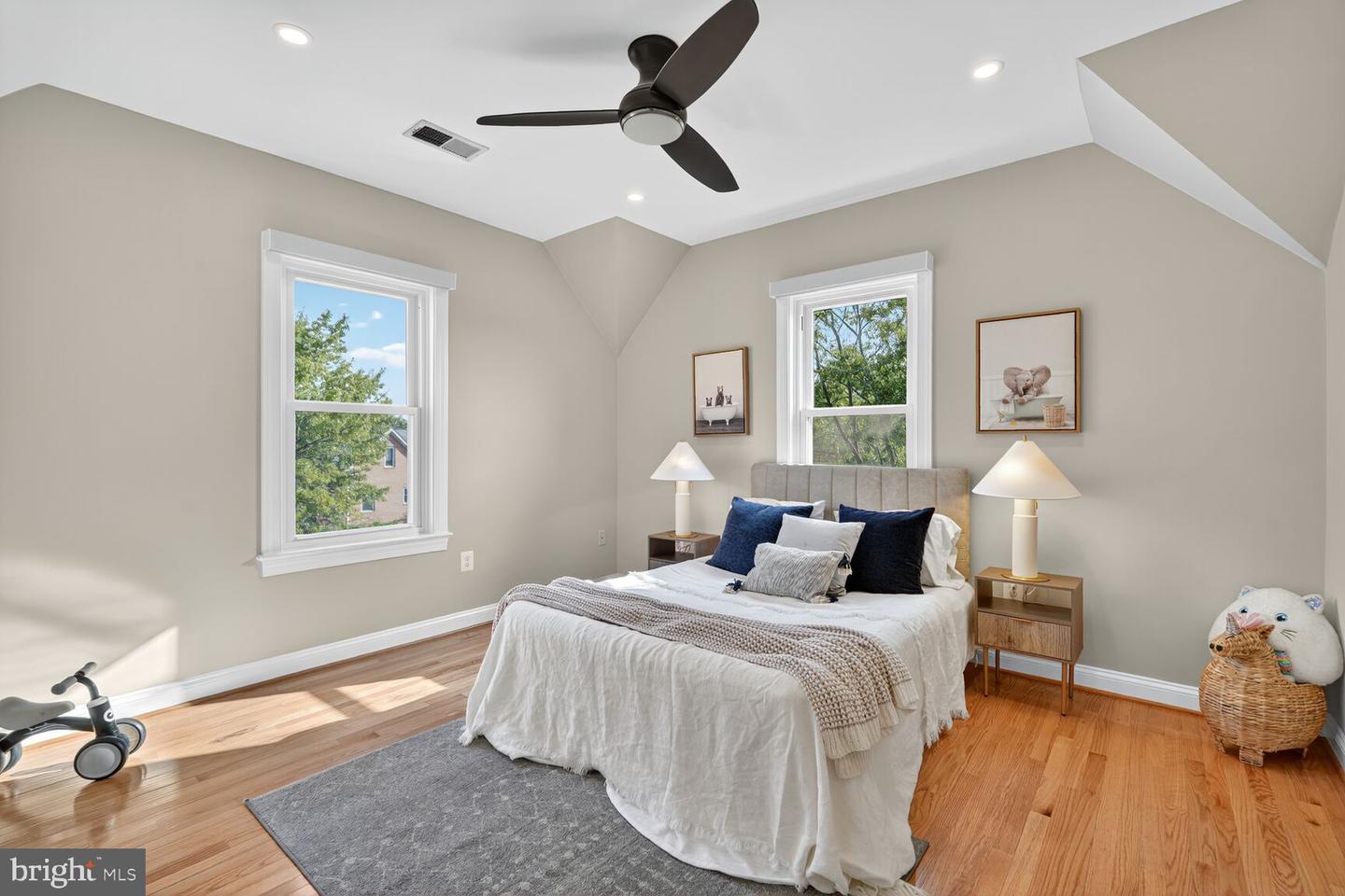 3301 WASHINGTON BLVD, ARLINGTON, Virginia 22201, 4 Bedrooms Bedrooms, ,3 BathroomsBathrooms,Residential,For sale,3301 WASHINGTON BLVD,VAAR2063482 MLS # VAAR2063482