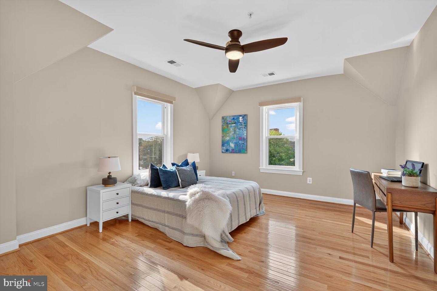 3301 WASHINGTON BLVD, ARLINGTON, Virginia 22201, 4 Bedrooms Bedrooms, ,3 BathroomsBathrooms,Residential,For sale,3301 WASHINGTON BLVD,VAAR2063482 MLS # VAAR2063482