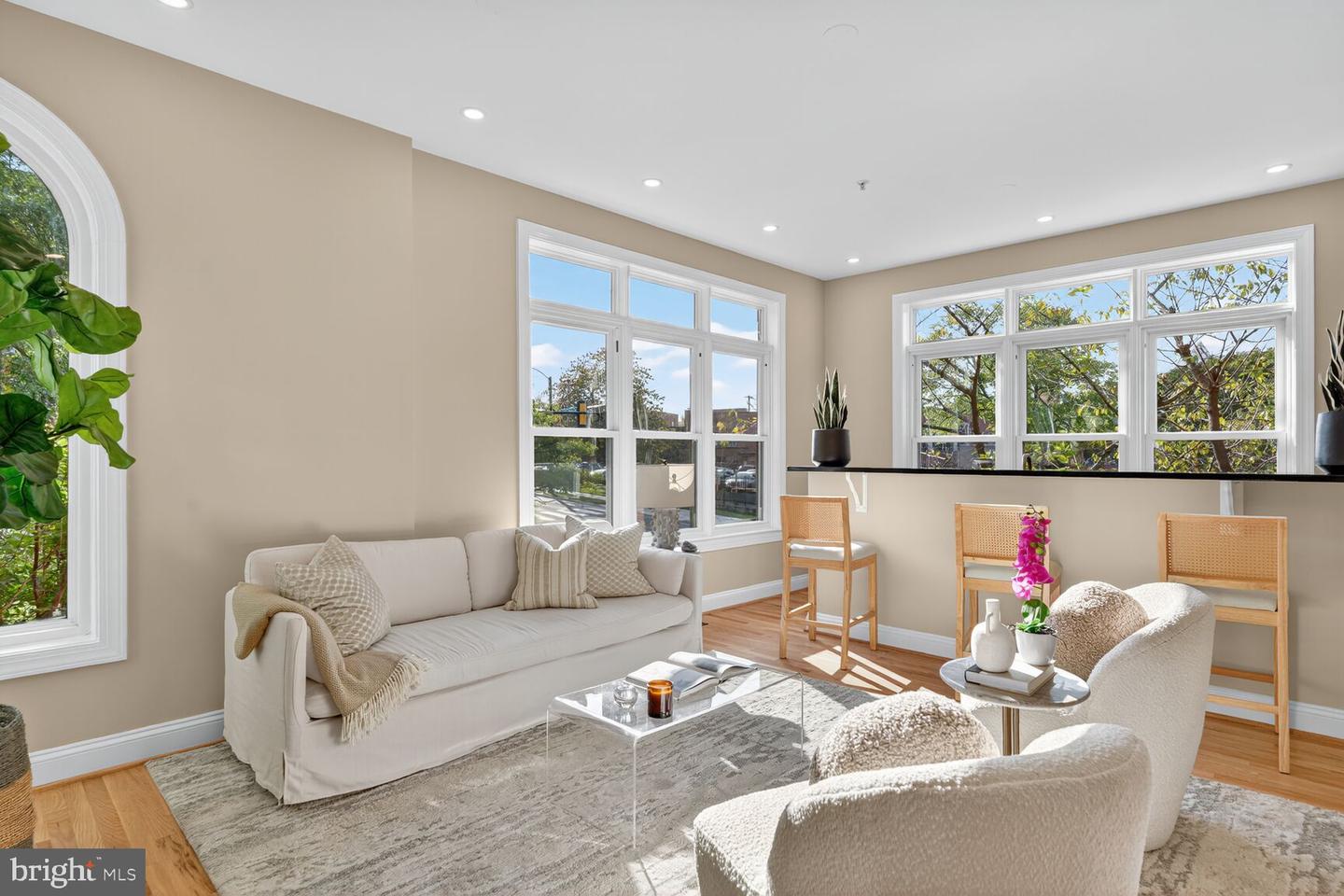 3301 WASHINGTON BLVD, ARLINGTON, Virginia 22201, 4 Bedrooms Bedrooms, ,3 BathroomsBathrooms,Residential,For sale,3301 WASHINGTON BLVD,VAAR2063482 MLS # VAAR2063482