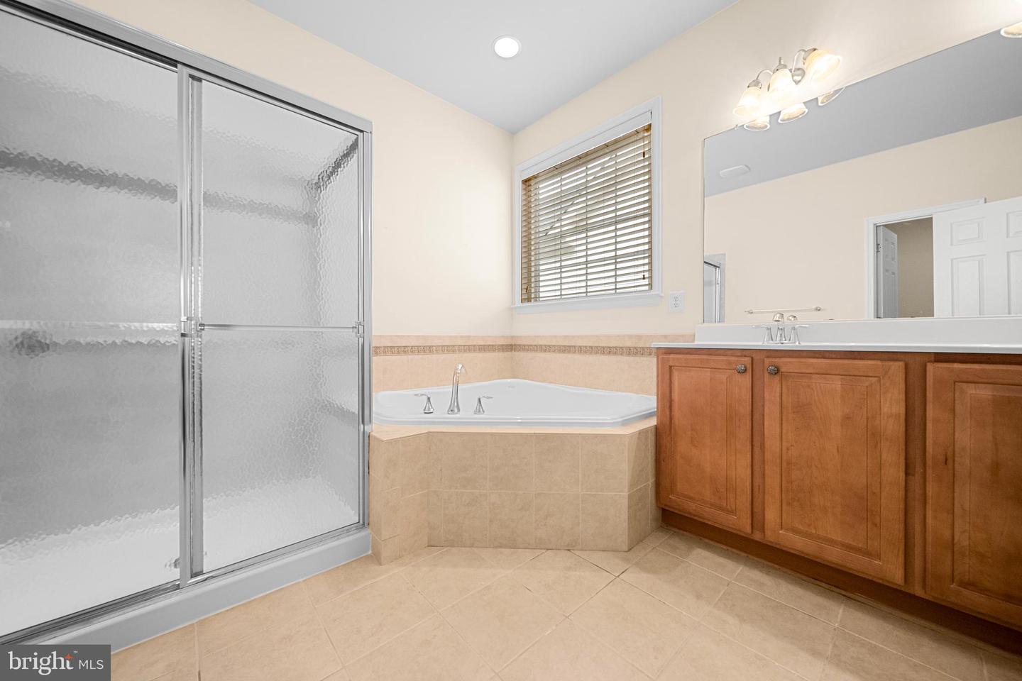 6159 FERRIER CT, GAINESVILLE, Virginia 20155, 3 Bedrooms Bedrooms, ,3 BathroomsBathrooms,Residential,For sale,6159 FERRIER CT,VAPW2103786 MLS # VAPW2103786