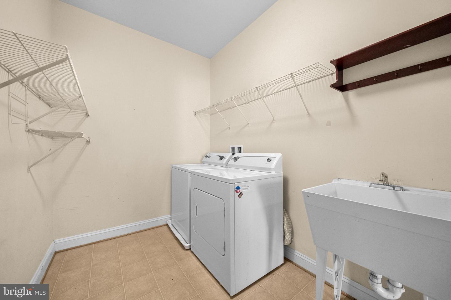 6159 FERRIER CT, GAINESVILLE, Virginia 20155, 3 Bedrooms Bedrooms, ,3 BathroomsBathrooms,Residential,For sale,6159 FERRIER CT,VAPW2103786 MLS # VAPW2103786
