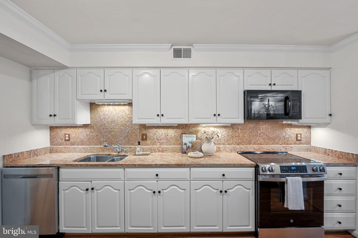 1532 CHURCH HILL PL, RESTON, Virginia 20194, 2 Bedrooms Bedrooms, ,2 BathroomsBathrooms,Residential,For sale,1532 CHURCH HILL PL,VAFX2266866 MLS # VAFX2266866
