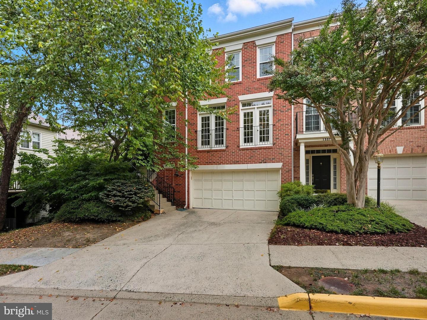 1325 SUNDIAL DR, RESTON, Virginia 20194, 3 Bedrooms Bedrooms, 12 Rooms Rooms,2 BathroomsBathrooms,Residential,For sale,1325 SUNDIAL DR,VAFX2266944 MLS # VAFX2266944