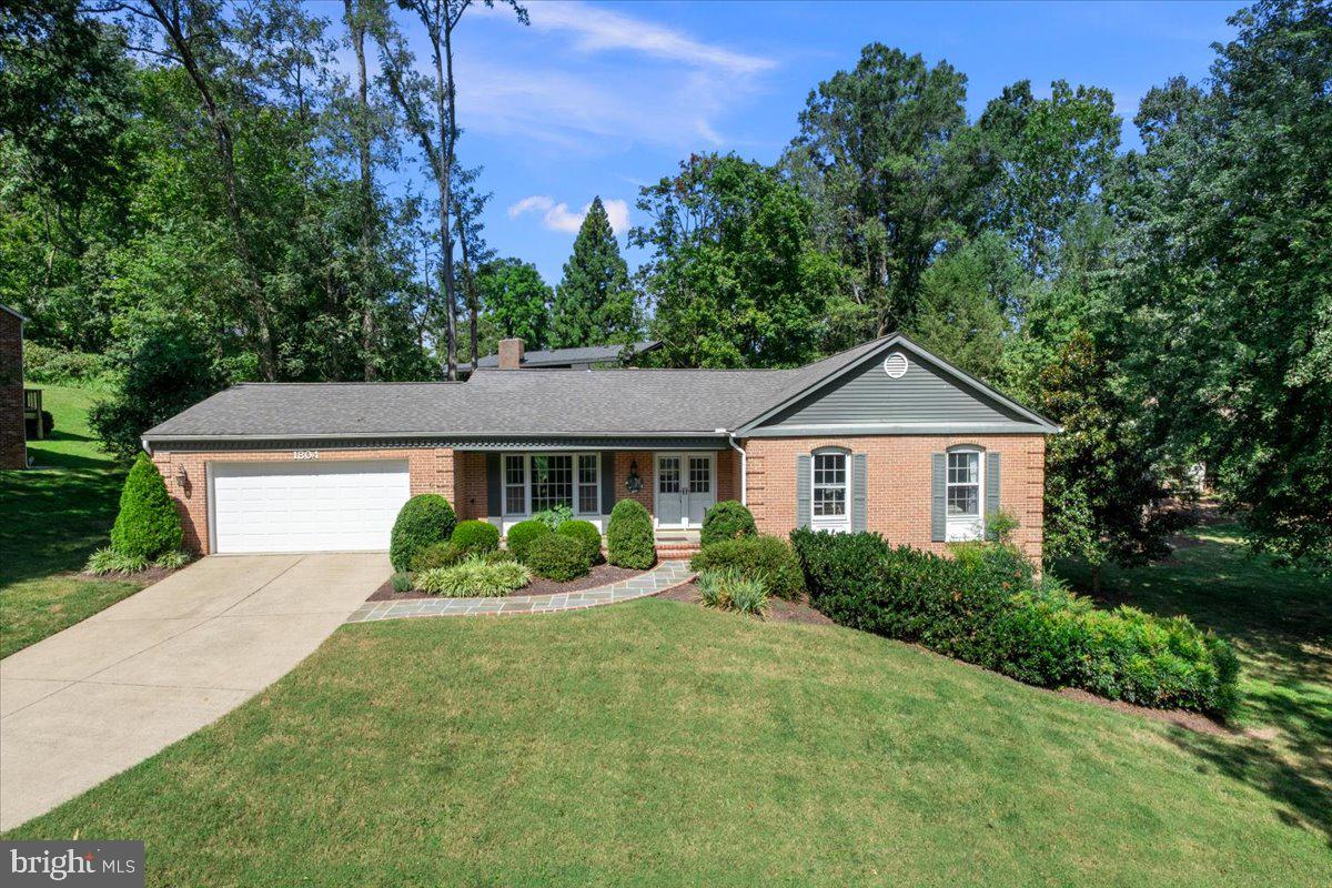 1804 MASON HILL DR, ALEXANDRIA, Virginia 22307, 5 Bedrooms Bedrooms, ,3 BathroomsBathrooms,Residential,For sale,1804 MASON HILL DR,VAFX2266946 MLS # VAFX2266946
