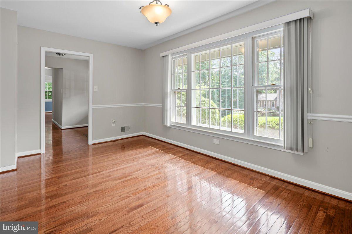 1804 MASON HILL DR, ALEXANDRIA, Virginia 22307, 5 Bedrooms Bedrooms, ,3 BathroomsBathrooms,Residential,For sale,1804 MASON HILL DR,VAFX2266946 MLS # VAFX2266946