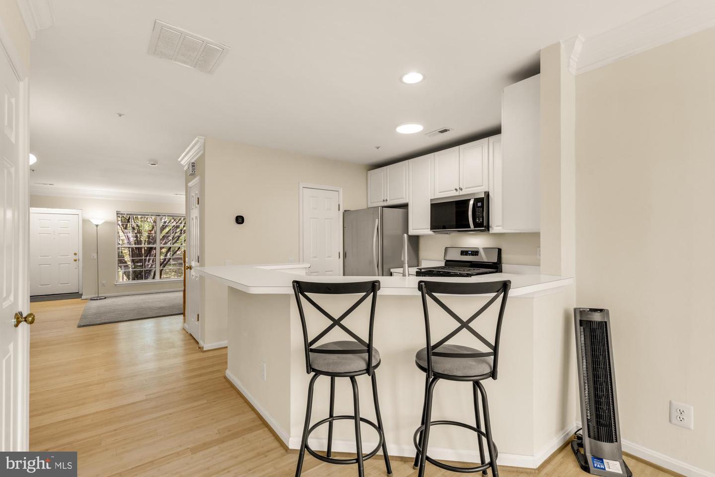 10351 SAGER AVE, FAIRFAX, Virginia 22030, 2 Bedrooms Bedrooms, 9 Rooms Rooms,2 BathroomsBathrooms,Residential,For sale,10351 SAGER AVE,VAFC2006964 MLS # VAFC2006964
