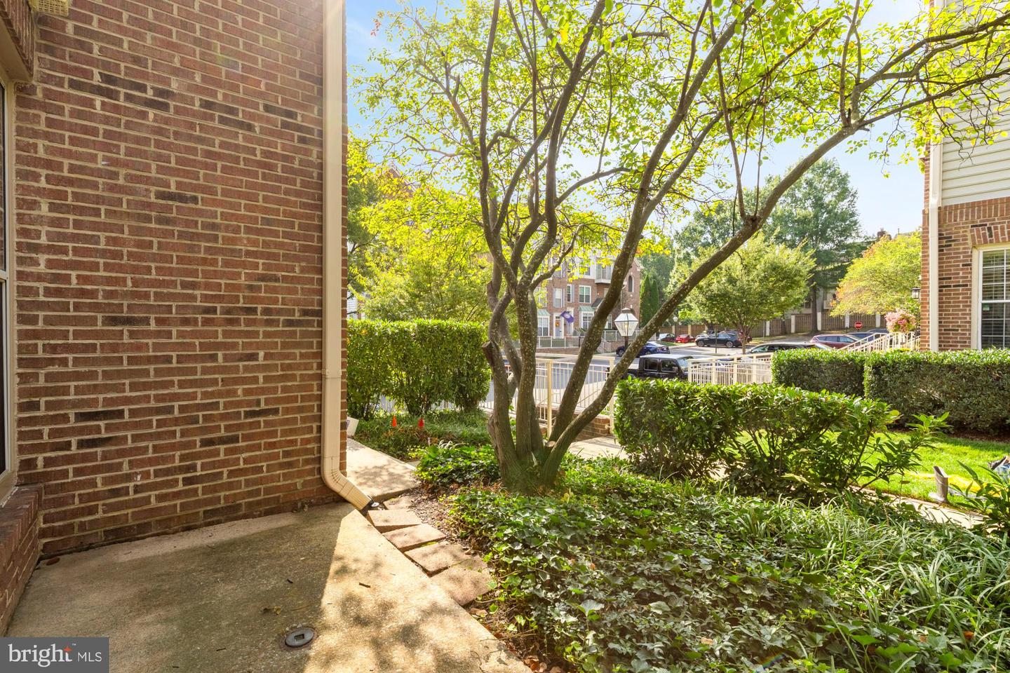 10351 SAGER AVE, FAIRFAX, Virginia 22030, 2 Bedrooms Bedrooms, 9 Rooms Rooms,2 BathroomsBathrooms,Residential,For sale,10351 SAGER AVE,VAFC2006964 MLS # VAFC2006964