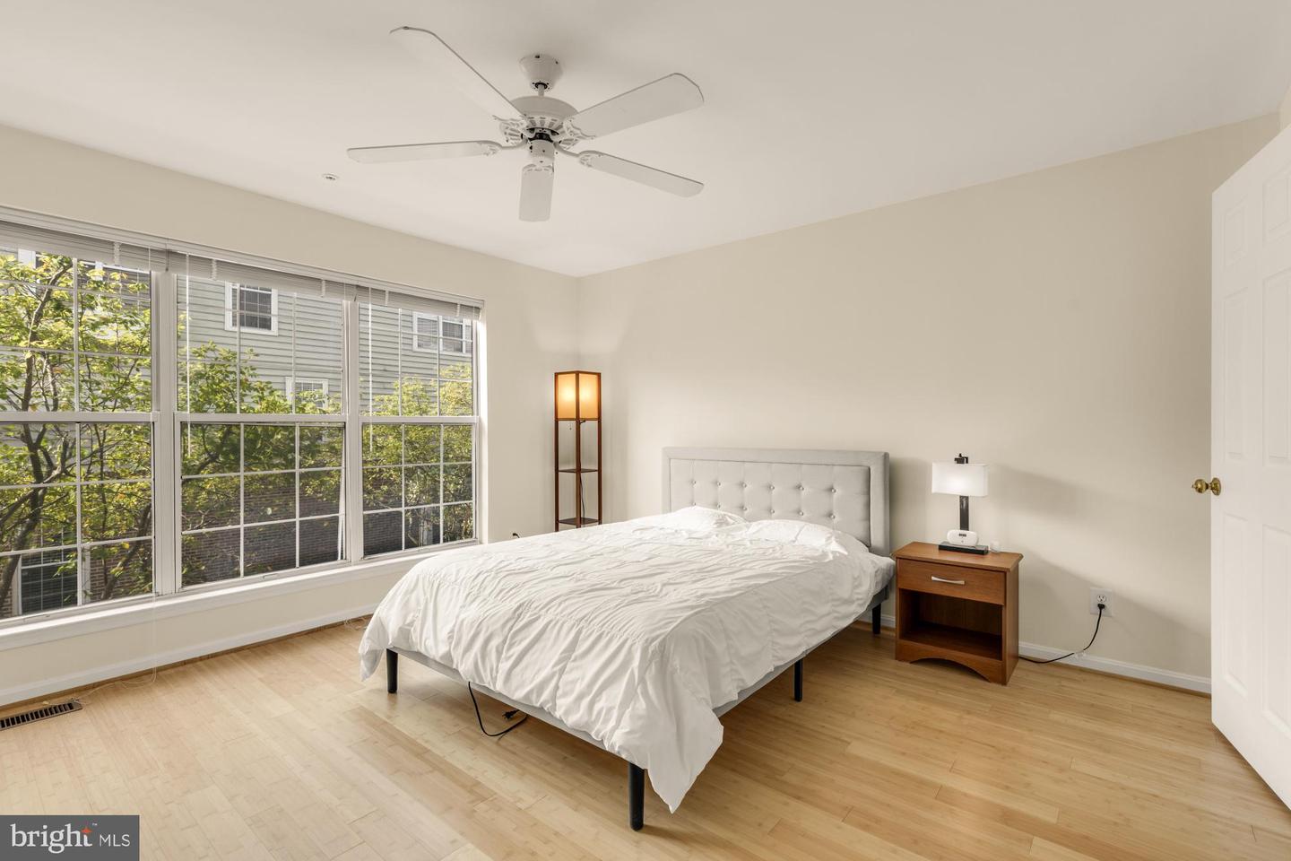 10351 SAGER AVE, FAIRFAX, Virginia 22030, 2 Bedrooms Bedrooms, 9 Rooms Rooms,2 BathroomsBathrooms,Residential,For sale,10351 SAGER AVE,VAFC2006964 MLS # VAFC2006964