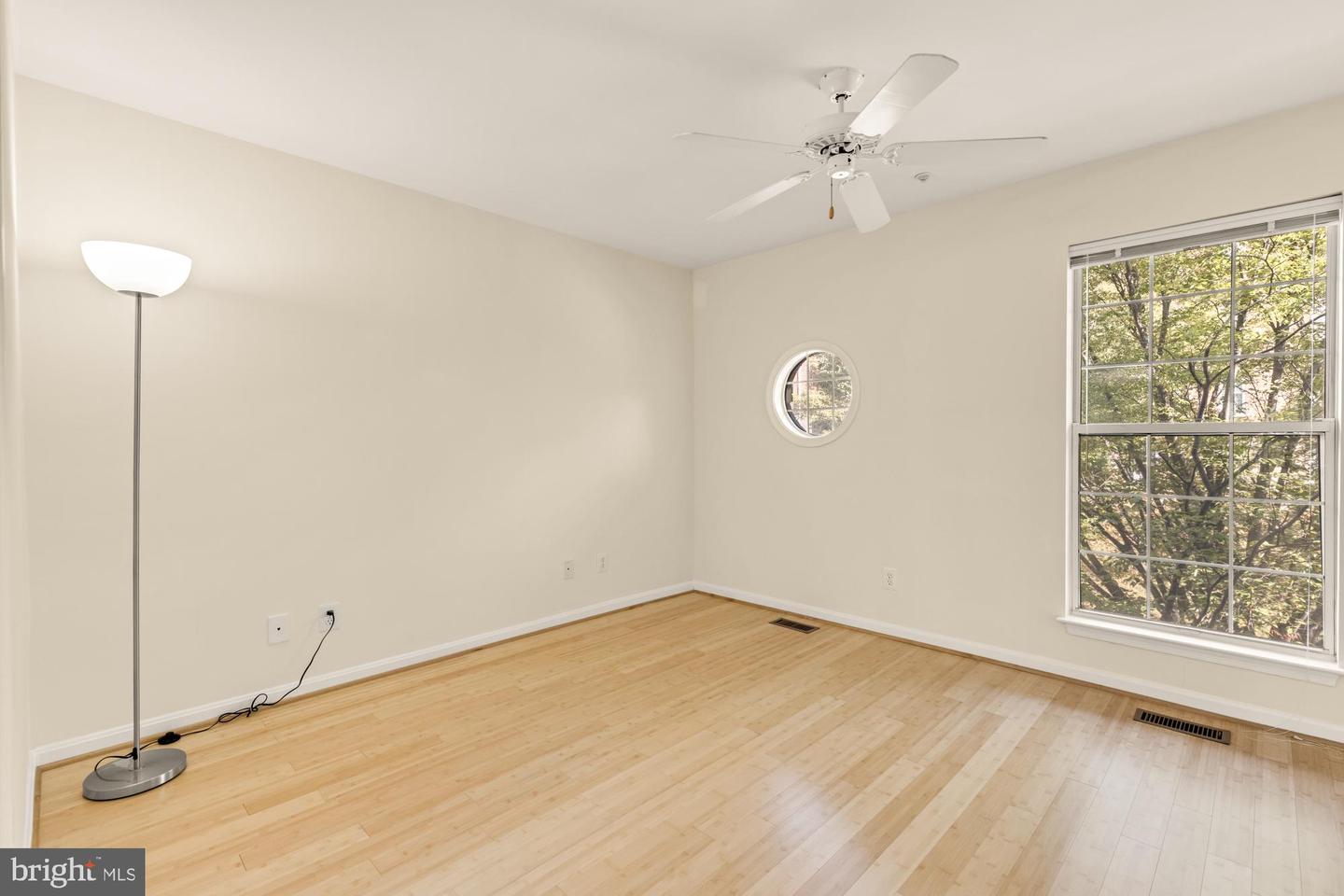 10351 SAGER AVE, FAIRFAX, Virginia 22030, 2 Bedrooms Bedrooms, 9 Rooms Rooms,2 BathroomsBathrooms,Residential,For sale,10351 SAGER AVE,VAFC2006964 MLS # VAFC2006964