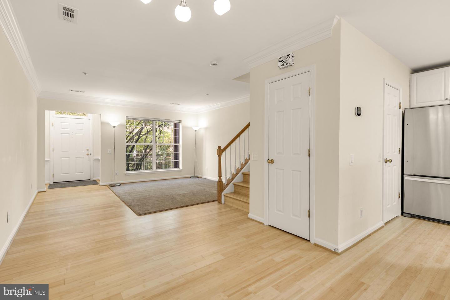 10351 SAGER AVE, FAIRFAX, Virginia 22030, 2 Bedrooms Bedrooms, 9 Rooms Rooms,2 BathroomsBathrooms,Residential,For sale,10351 SAGER AVE,VAFC2006964 MLS # VAFC2006964