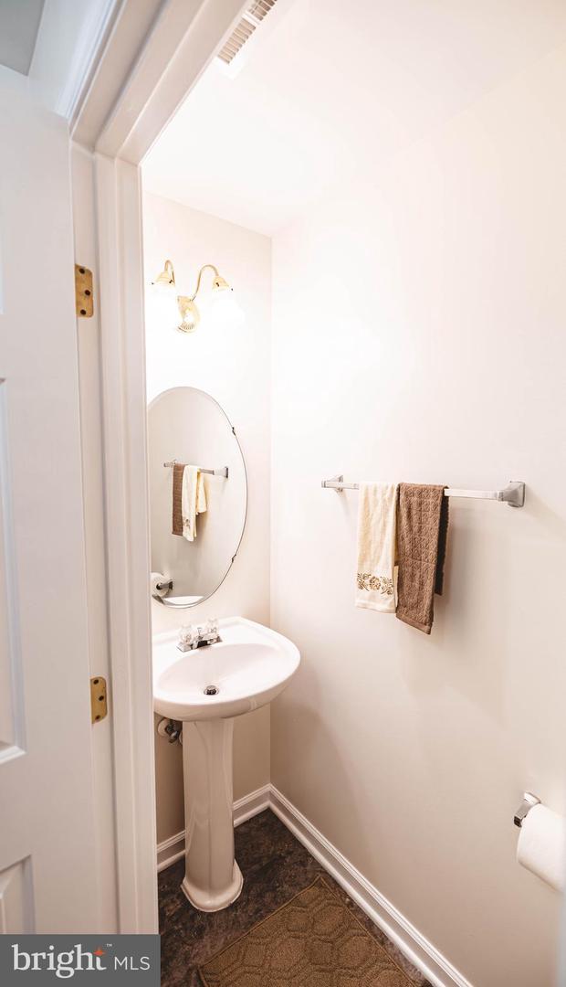 3775 SHANNONS GREEN WAY, ALEXANDRIA, Virginia 22309, 3 Bedrooms Bedrooms, ,2 BathroomsBathrooms,Residential,For sale,3775 SHANNONS GREEN WAY,VAFX2267048 MLS # VAFX2267048