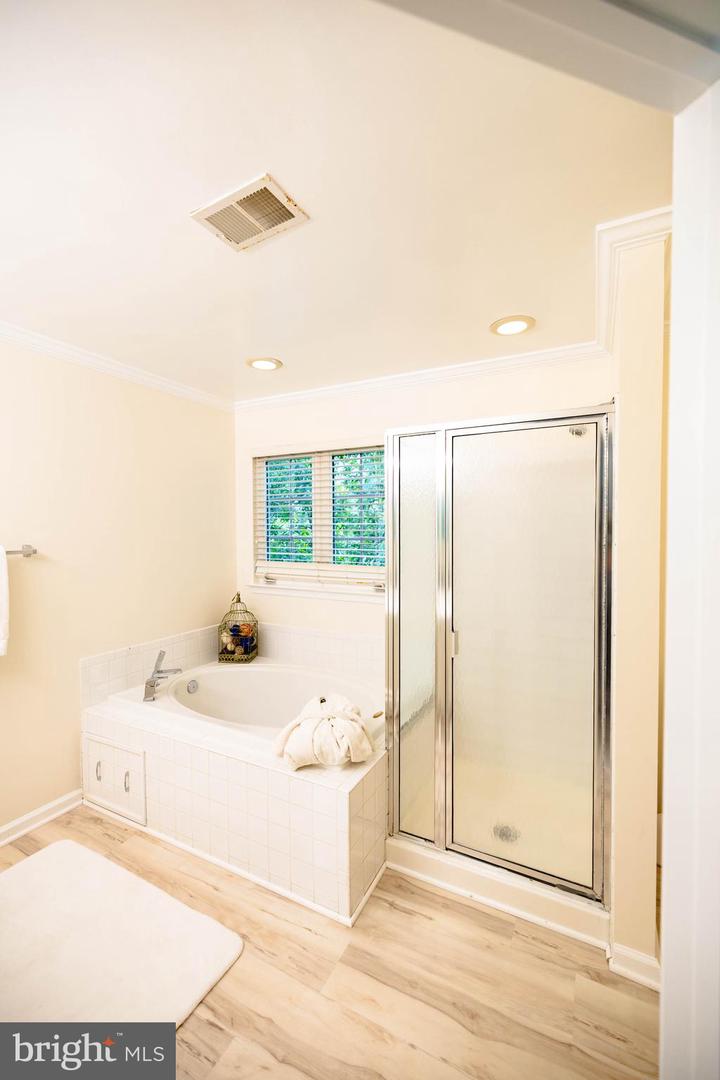 3775 SHANNONS GREEN WAY, ALEXANDRIA, Virginia 22309, 3 Bedrooms Bedrooms, ,2 BathroomsBathrooms,Residential,For sale,3775 SHANNONS GREEN WAY,VAFX2267048 MLS # VAFX2267048