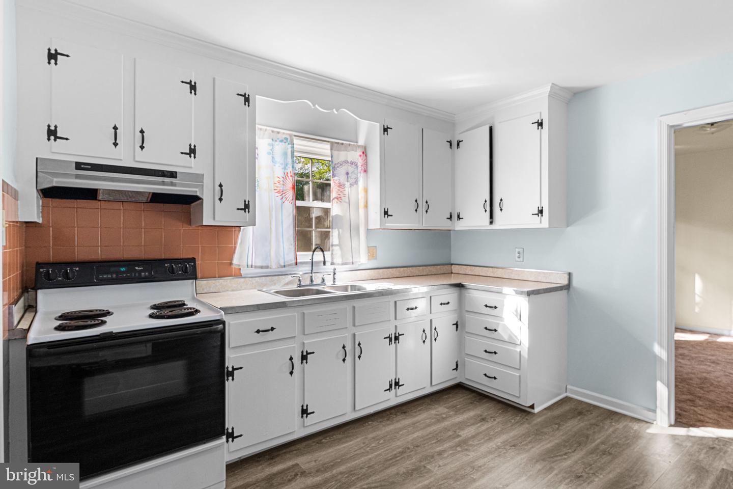 310 E GWYNNFIELD RD, TAPPAHANNOCK, Virginia 22560, 3 Bedrooms Bedrooms, 7 Rooms Rooms,1 BathroomBathrooms,Residential,For sale,310 E GWYNNFIELD RD,VAES2002020 MLS # VAES2002020