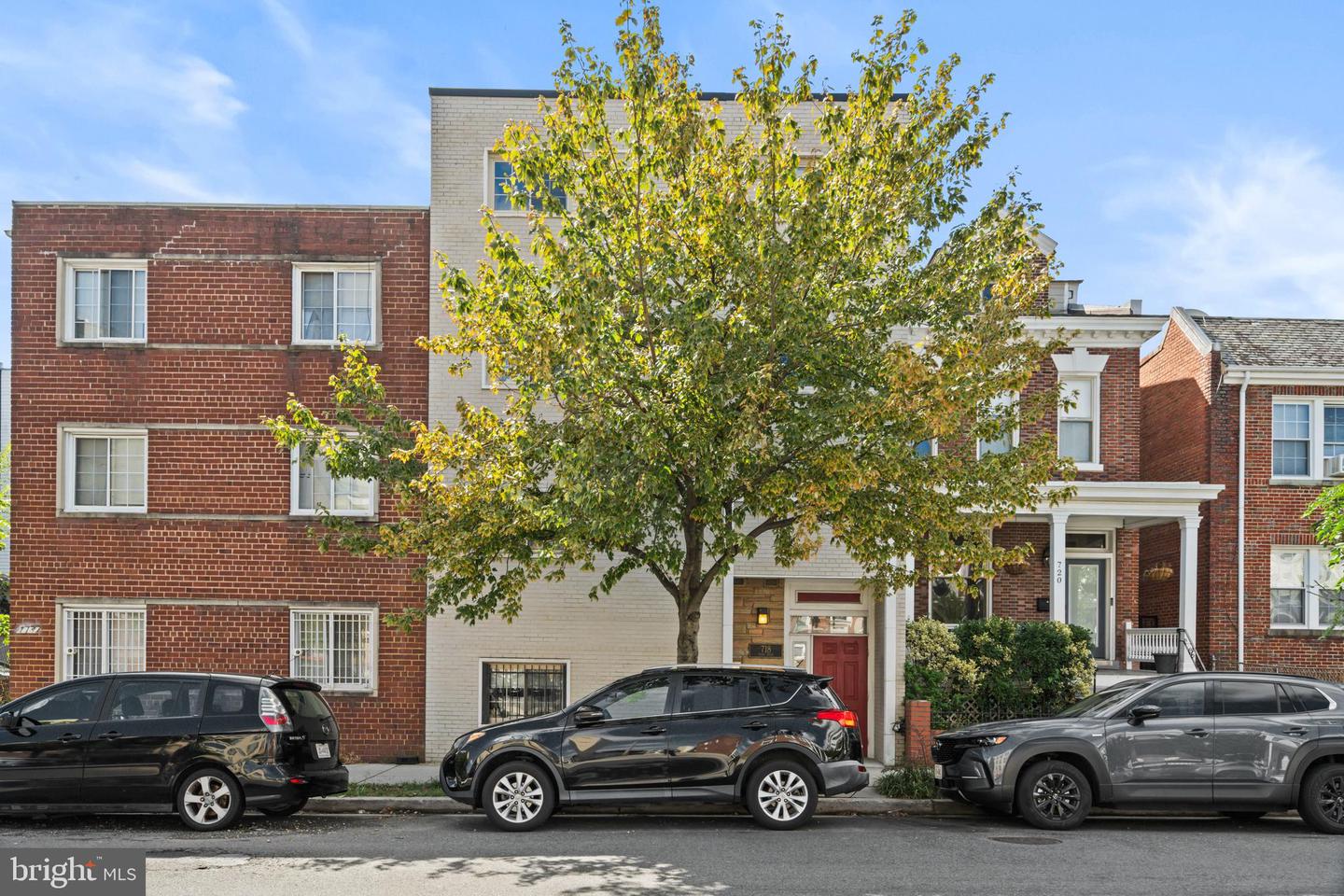 718 PARK RD NW #6, WASHINGTON, District Of Columbia 20010, 2 Bedrooms Bedrooms, ,1 BathroomBathrooms,Residential,For sale,718 PARK RD NW #6,DCDC2222358 MLS # DCDC2222358