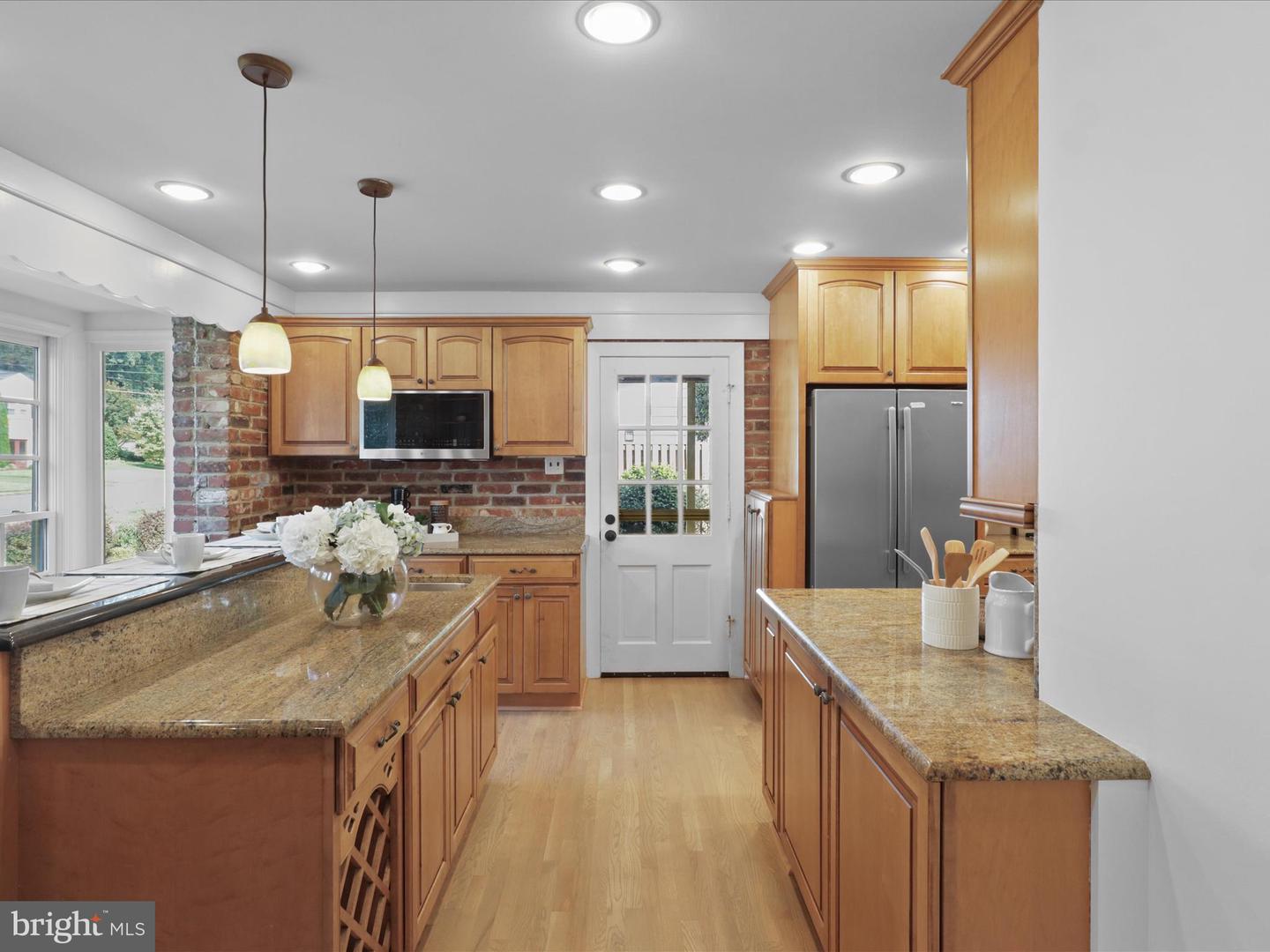 4106 BREEZEWOOD LN, ANNANDALE, Virginia 22003, 3 Bedrooms Bedrooms, ,3 BathroomsBathrooms,Residential,For sale,4106 BREEZEWOOD LN,VAFX2267280 MLS # VAFX2267280