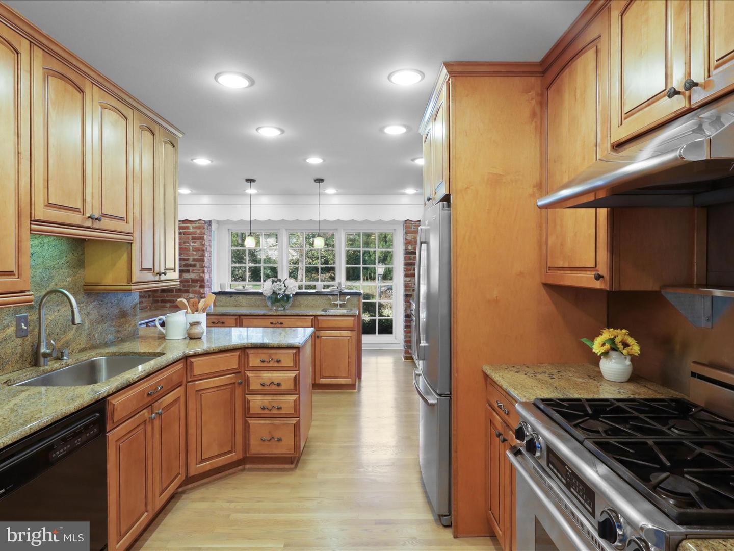 4106 BREEZEWOOD LN, ANNANDALE, Virginia 22003, 3 Bedrooms Bedrooms, ,3 BathroomsBathrooms,Residential,For sale,4106 BREEZEWOOD LN,VAFX2267280 MLS # VAFX2267280