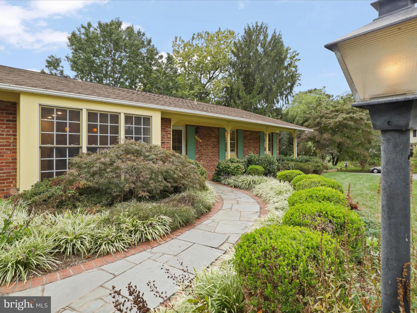 4106 BREEZEWOOD LN, ANNANDALE, Virginia 22003, 3 Bedrooms Bedrooms, ,3 BathroomsBathrooms,Residential,For sale,4106 BREEZEWOOD LN,VAFX2267280 MLS # VAFX2267280
