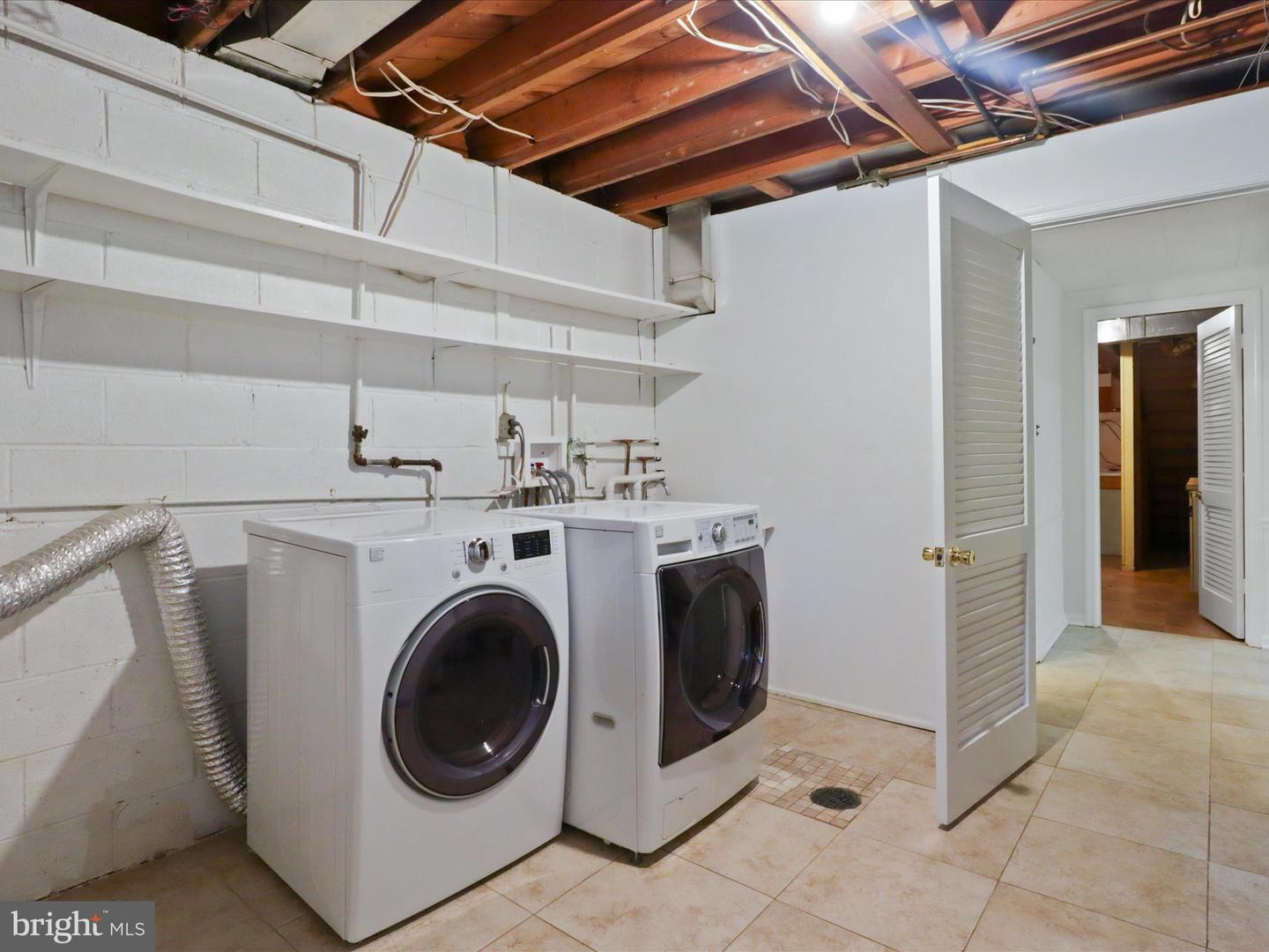 4106 BREEZEWOOD LN, ANNANDALE, Virginia 22003, 3 Bedrooms Bedrooms, ,3 BathroomsBathrooms,Residential,For sale,4106 BREEZEWOOD LN,VAFX2267280 MLS # VAFX2267280