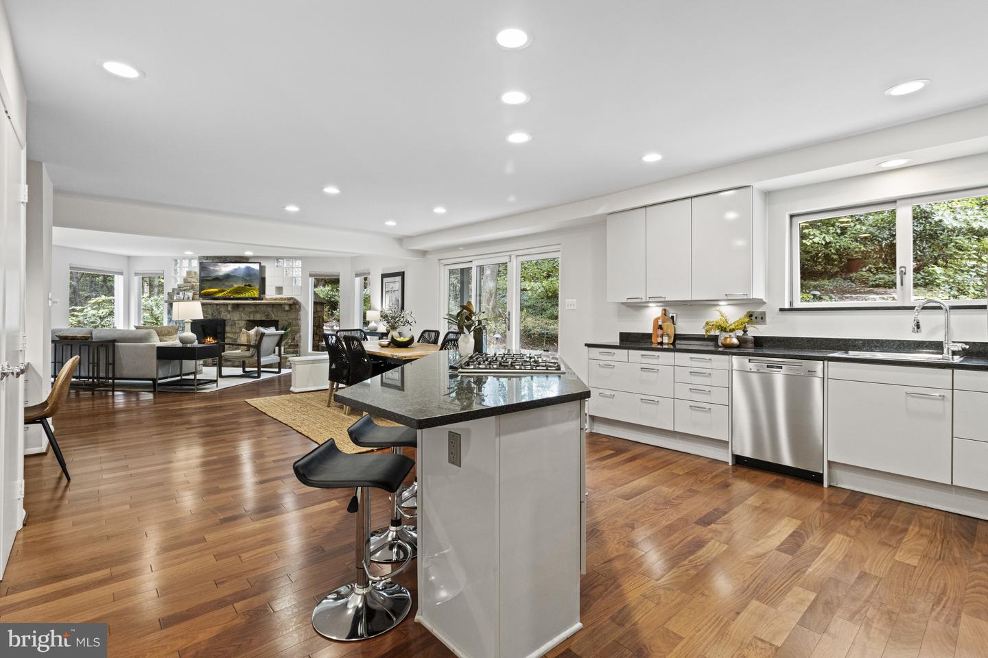 7107 ROXANN RD, ALEXANDRIA, Virginia 22315, 4 Bedrooms Bedrooms, ,4 BathroomsBathrooms,Residential,For sale,7107 ROXANN RD,VAFX2267336 MLS # VAFX2267336
