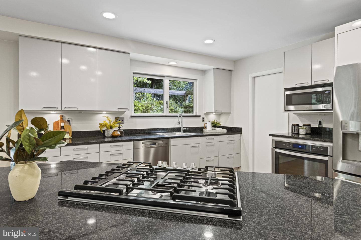 7107 ROXANN RD, ALEXANDRIA, Virginia 22315, 4 Bedrooms Bedrooms, ,4 BathroomsBathrooms,Residential,For sale,7107 ROXANN RD,VAFX2267336 MLS # VAFX2267336