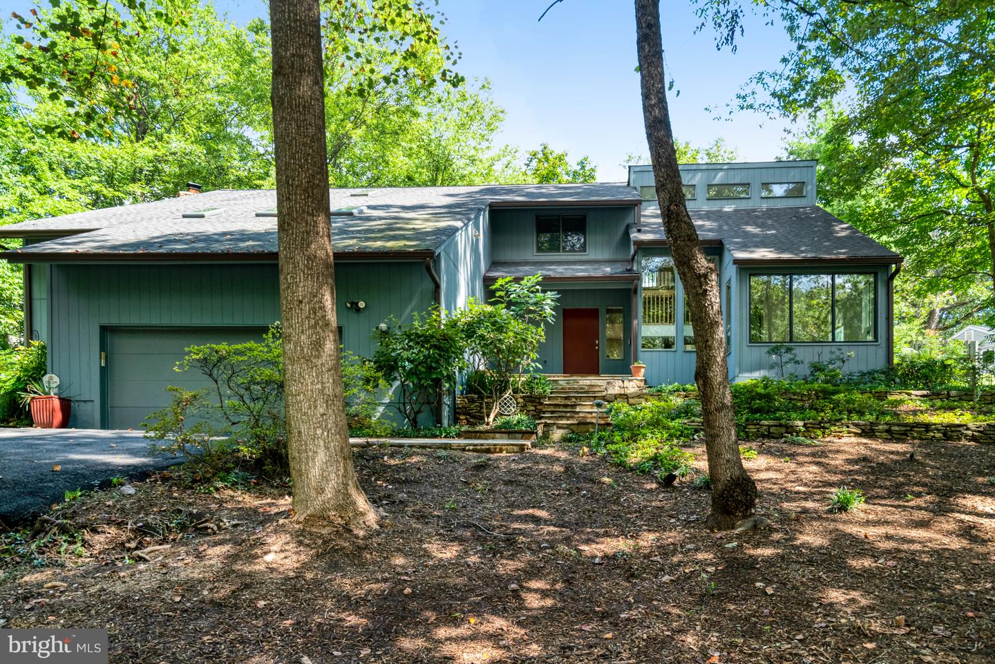 7107 ROXANN RD, ALEXANDRIA, Virginia 22315, 4 Bedrooms Bedrooms, ,4 BathroomsBathrooms,Residential,For sale,7107 ROXANN RD,VAFX2267336 MLS # VAFX2267336