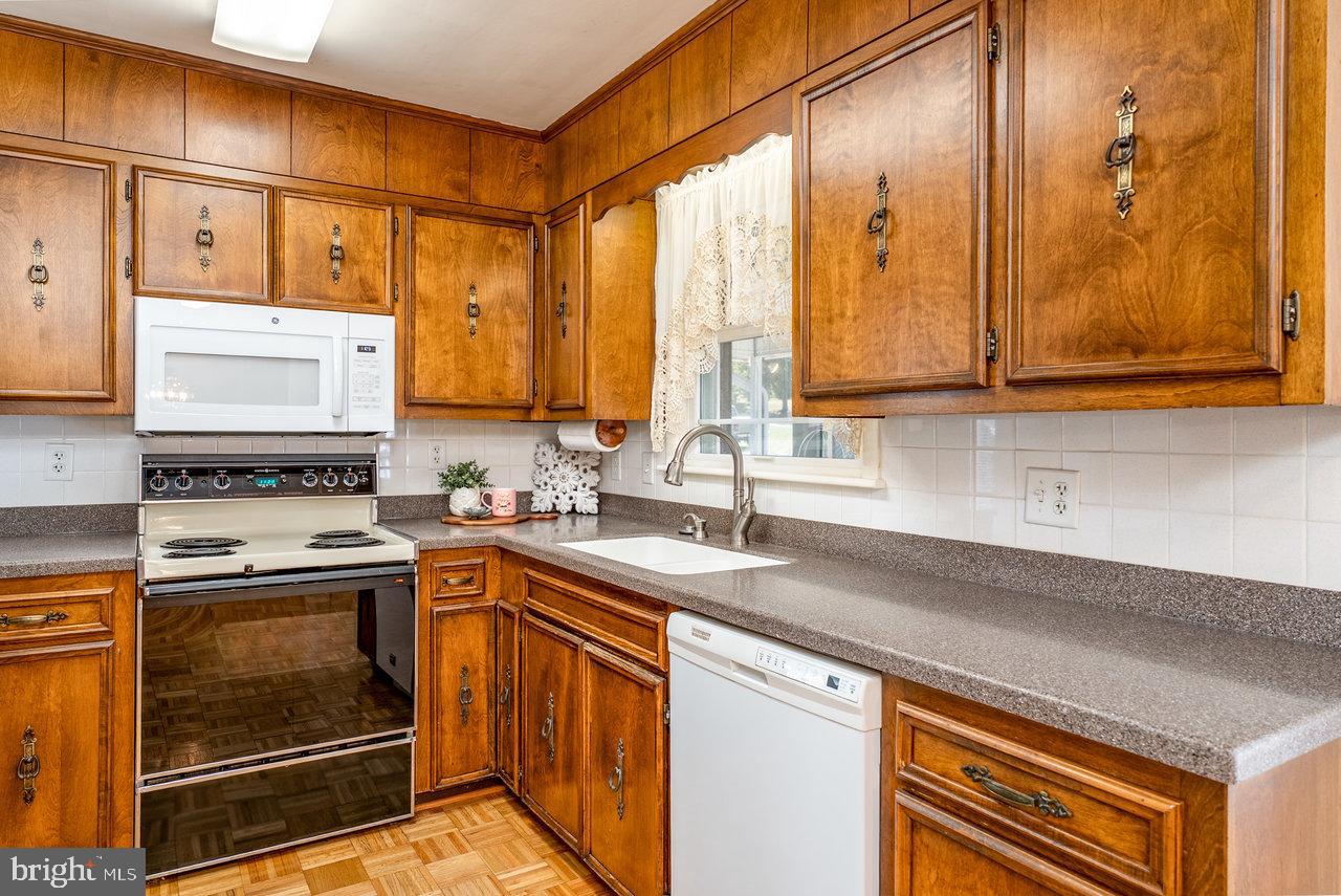 3107 RAWLEY PIKE, ROCKINGHAM, Virginia 22801, 3 Bedrooms Bedrooms, ,2 BathroomsBathrooms,Residential,For sale,3107 RAWLEY PIKE,VARO2002584 MLS # VARO2002584