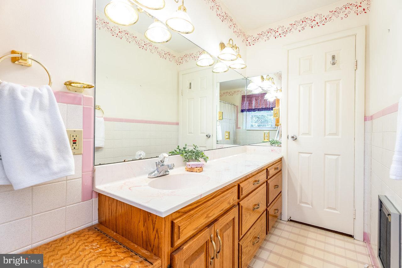 3107 RAWLEY PIKE, ROCKINGHAM, Virginia 22801, 3 Bedrooms Bedrooms, ,2 BathroomsBathrooms,Residential,For sale,3107 RAWLEY PIKE,VARO2002584 MLS # VARO2002584
