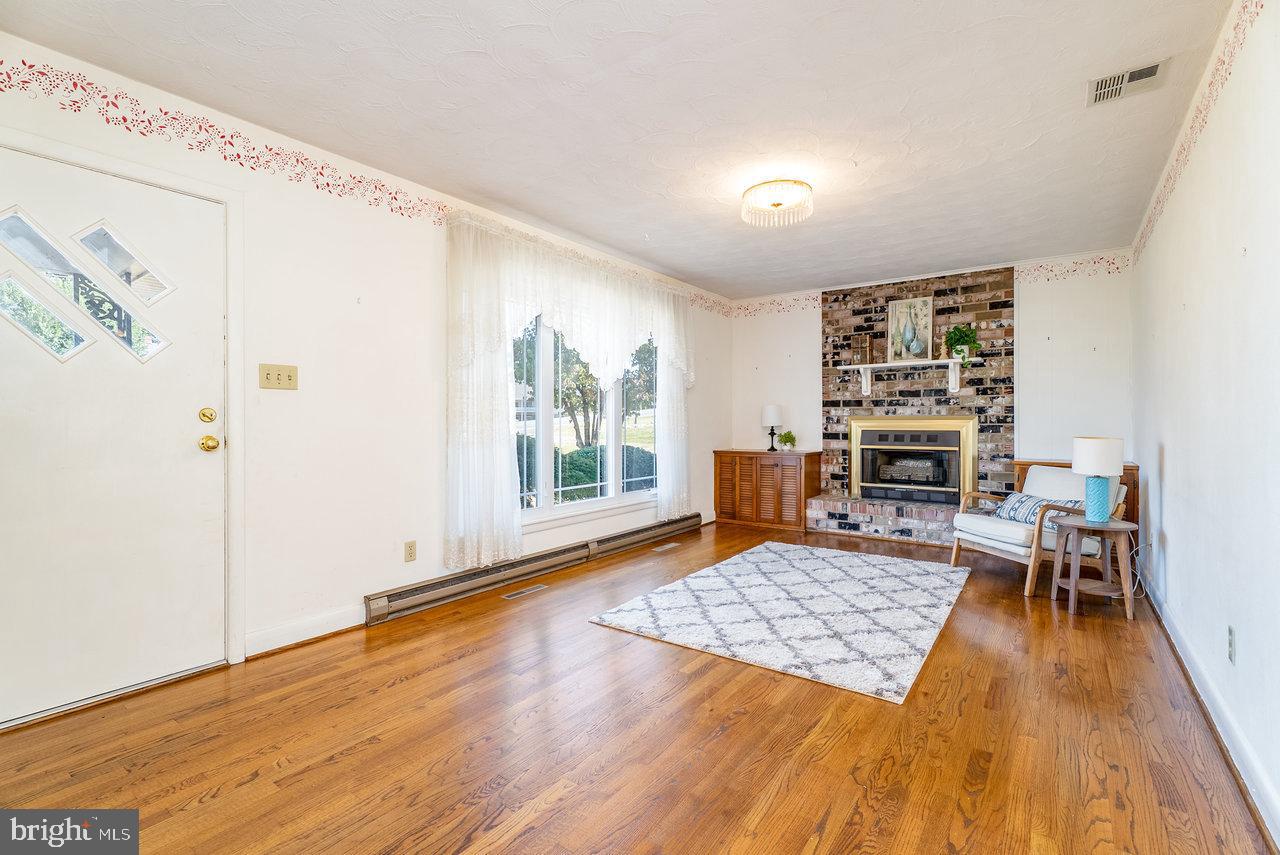 3107 RAWLEY PIKE, ROCKINGHAM, Virginia 22801, 3 Bedrooms Bedrooms, ,2 BathroomsBathrooms,Residential,For sale,3107 RAWLEY PIKE,VARO2002584 MLS # VARO2002584