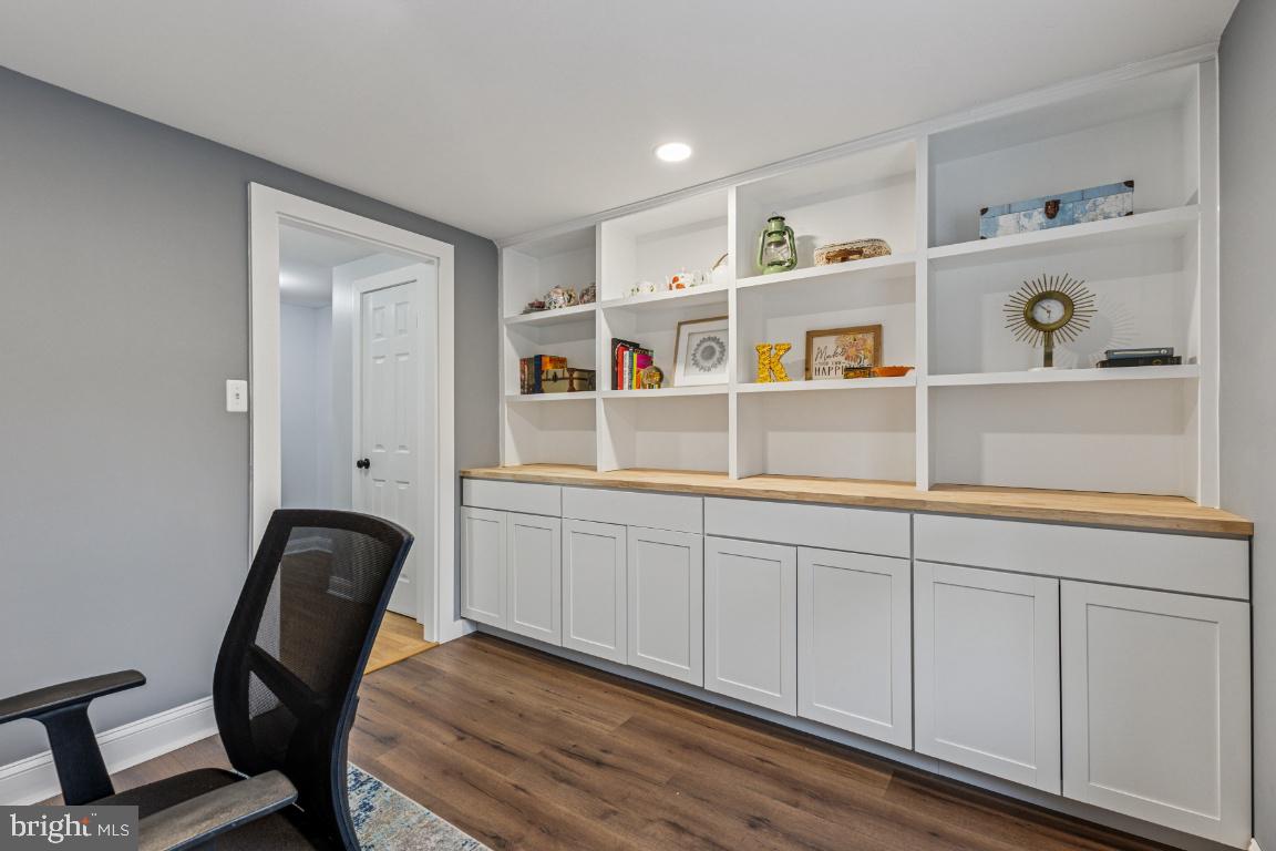 4603 HOLBORN AVE, ANNANDALE, Virginia 22003, 5 Bedrooms Bedrooms, ,2 BathroomsBathrooms,Residential,For sale,4603 HOLBORN AVE,VAFX2267460 MLS # VAFX2267460