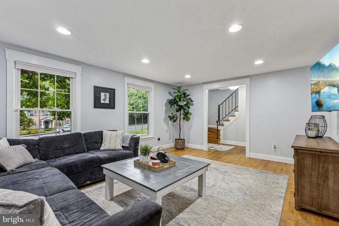 4603 HOLBORN AVE, ANNANDALE, Virginia 22003, 5 Bedrooms Bedrooms, ,2 BathroomsBathrooms,Residential,For sale,4603 HOLBORN AVE,VAFX2267460 MLS # VAFX2267460