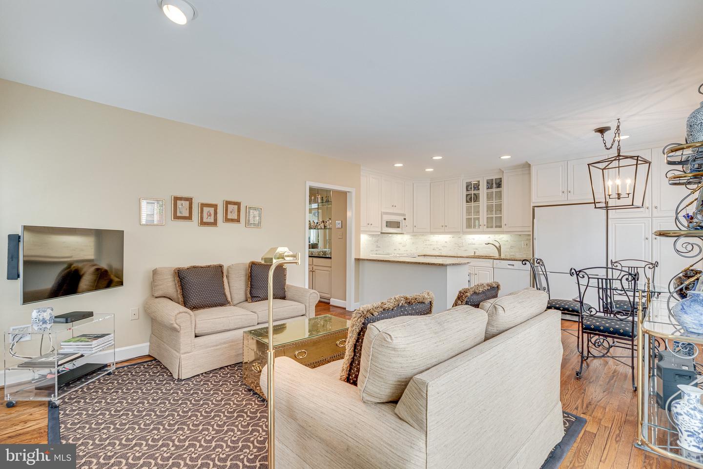 1477 HAMPTON HILL CIR, MCLEAN, Virginia 22101, 3 Bedrooms Bedrooms, ,2 BathroomsBathrooms,Residential,For sale,1477 HAMPTON HILL CIR,VAFX2267586 MLS # VAFX2267586