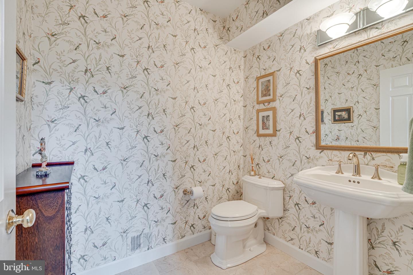 1477 HAMPTON HILL CIR, MCLEAN, Virginia 22101, 3 Bedrooms Bedrooms, ,2 BathroomsBathrooms,Residential,For sale,1477 HAMPTON HILL CIR,VAFX2267586 MLS # VAFX2267586