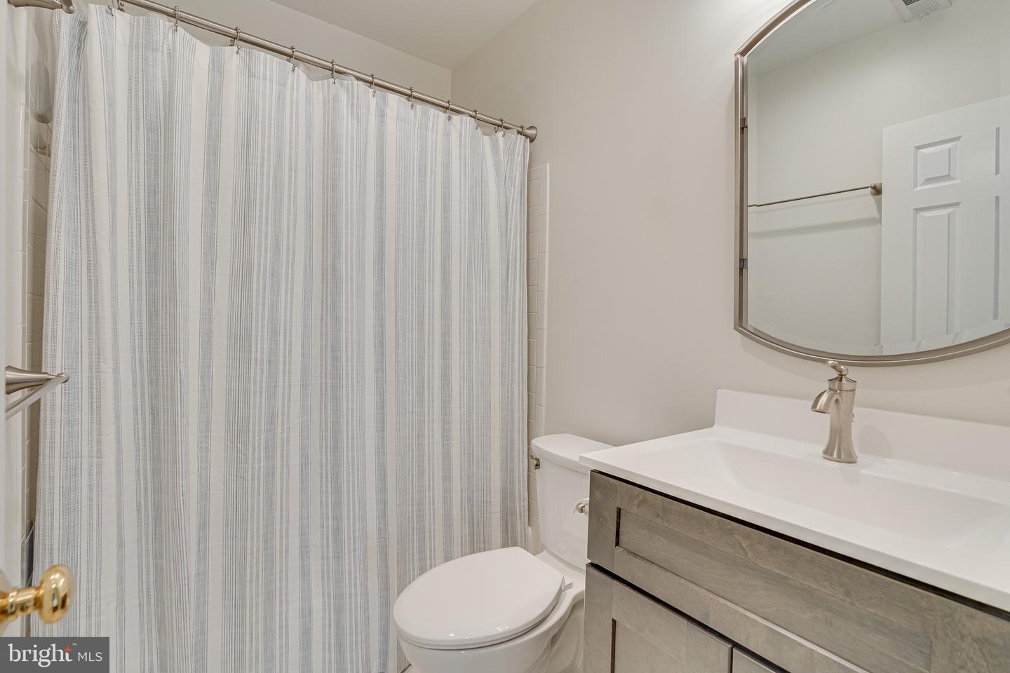 1477 HAMPTON HILL CIR, MCLEAN, Virginia 22101, 3 Bedrooms Bedrooms, ,2 BathroomsBathrooms,Residential,For sale,1477 HAMPTON HILL CIR,VAFX2267586 MLS # VAFX2267586
