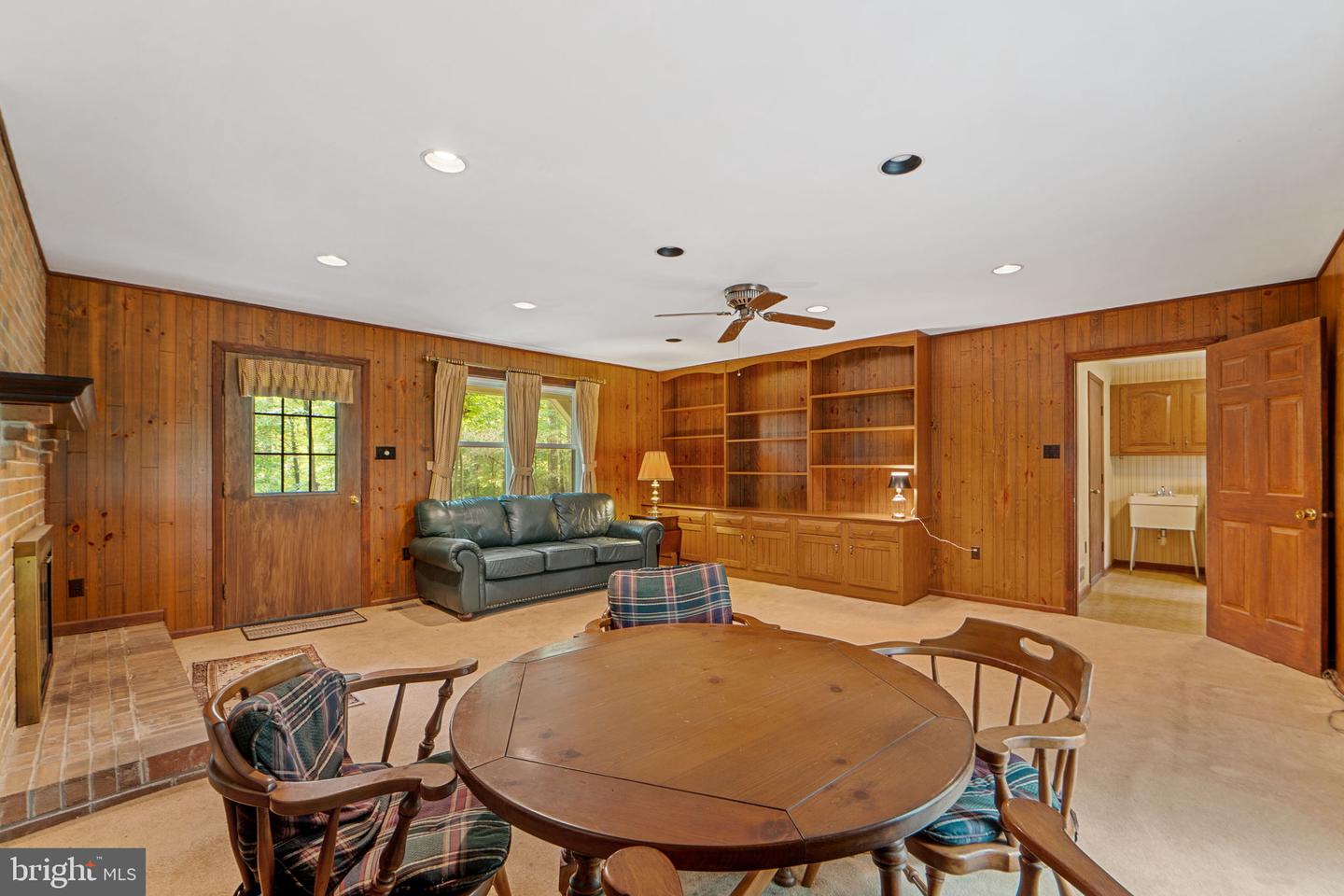 6131 MOONPATTERNS TRL, FAIRFAX STATION, Virginia 22039, 3 Bedrooms Bedrooms, ,3 BathroomsBathrooms,Residential,For sale,6131 MOONPATTERNS TRL,VAFX2267670 MLS # VAFX2267670
