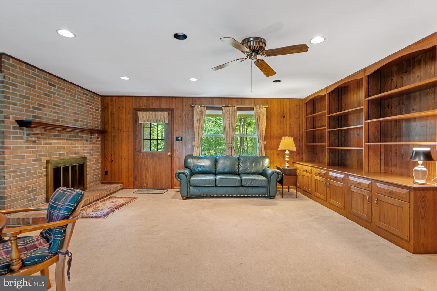 6131 MOONPATTERNS TRL, FAIRFAX STATION, Virginia 22039, 3 Bedrooms Bedrooms, ,3 BathroomsBathrooms,Residential,For sale,6131 MOONPATTERNS TRL,VAFX2267670 MLS # VAFX2267670