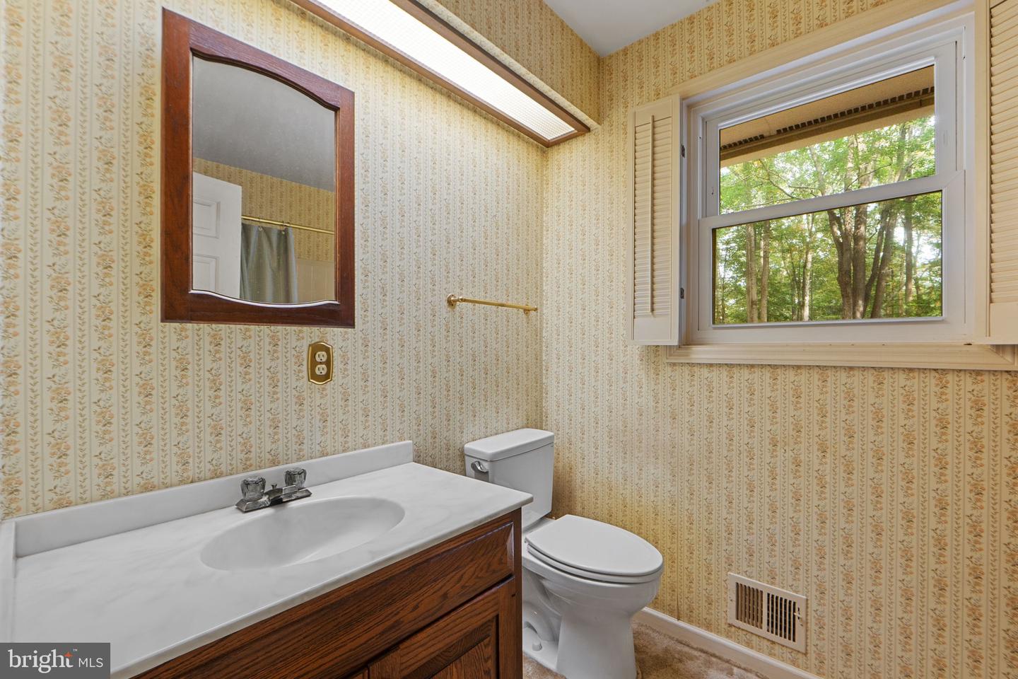 6131 MOONPATTERNS TRL, FAIRFAX STATION, Virginia 22039, 3 Bedrooms Bedrooms, ,3 BathroomsBathrooms,Residential,For sale,6131 MOONPATTERNS TRL,VAFX2267670 MLS # VAFX2267670